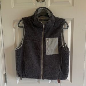 NWT Love Tree Reversible Sherpa Faux Fur Fleece Vest - Charcoal Gray